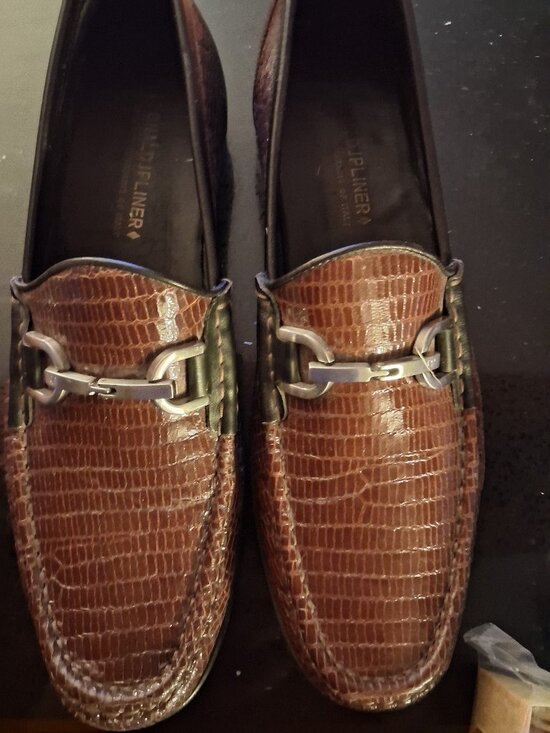Donald Pliner men\'s shoes.
